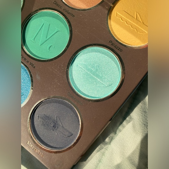 NOMAD Cosmetics Lake Como eyeshadow palette - Picture 7 of 10
